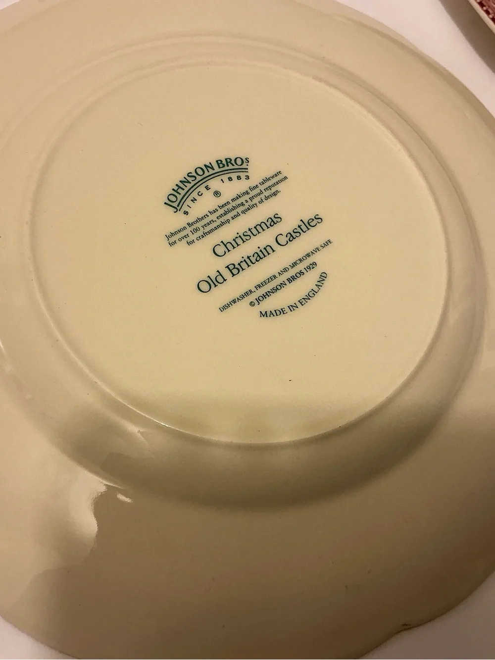 2 Johnson Brothers Old Britain Castles PINK CHRISTMAS TREE 8” dinner Plates G26